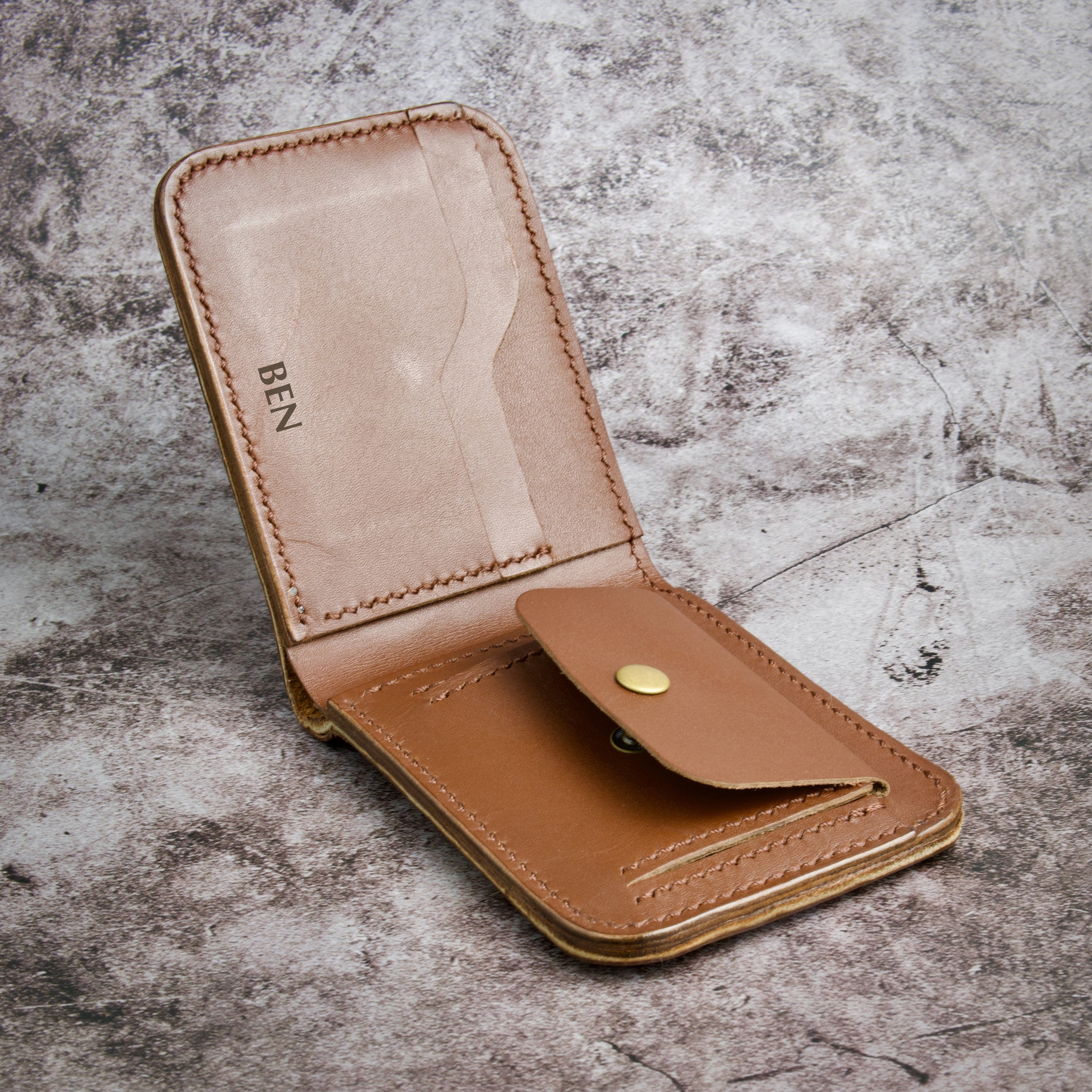 Croc-Embossed Classic Bi-Fold Wallet | Indus Sultan