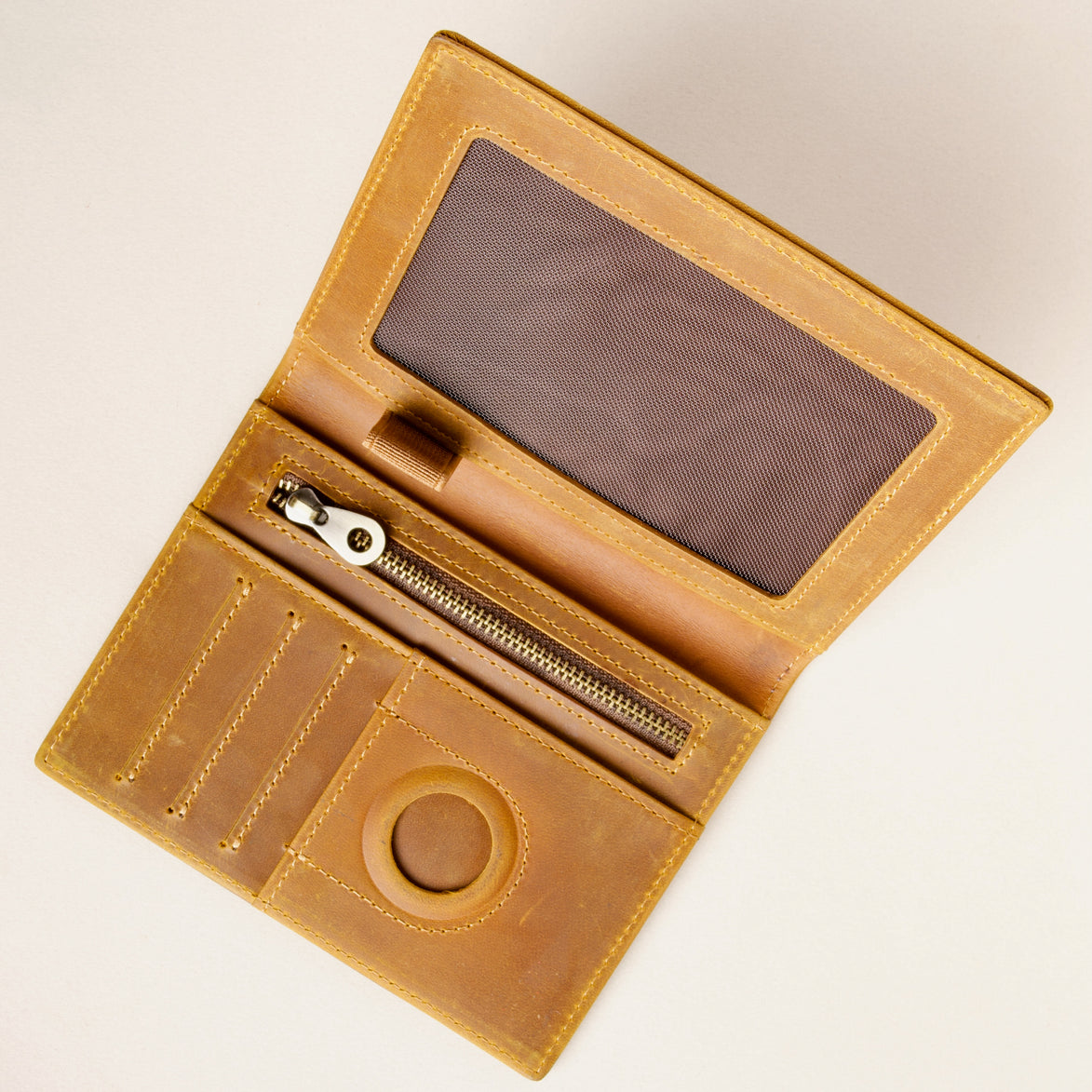Passport Holder with AirTag Slot | Atlas Pass