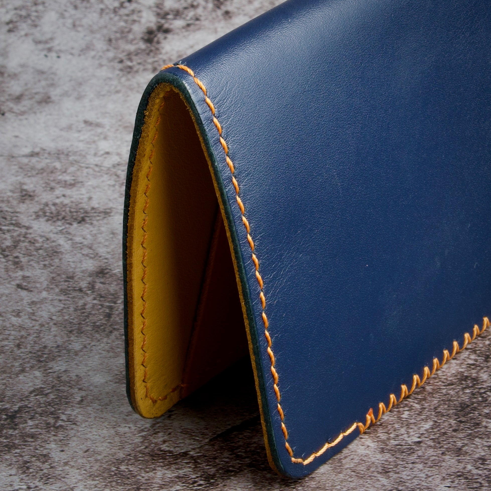 Vertical Bi-Fold Wallet | Ravi Edge