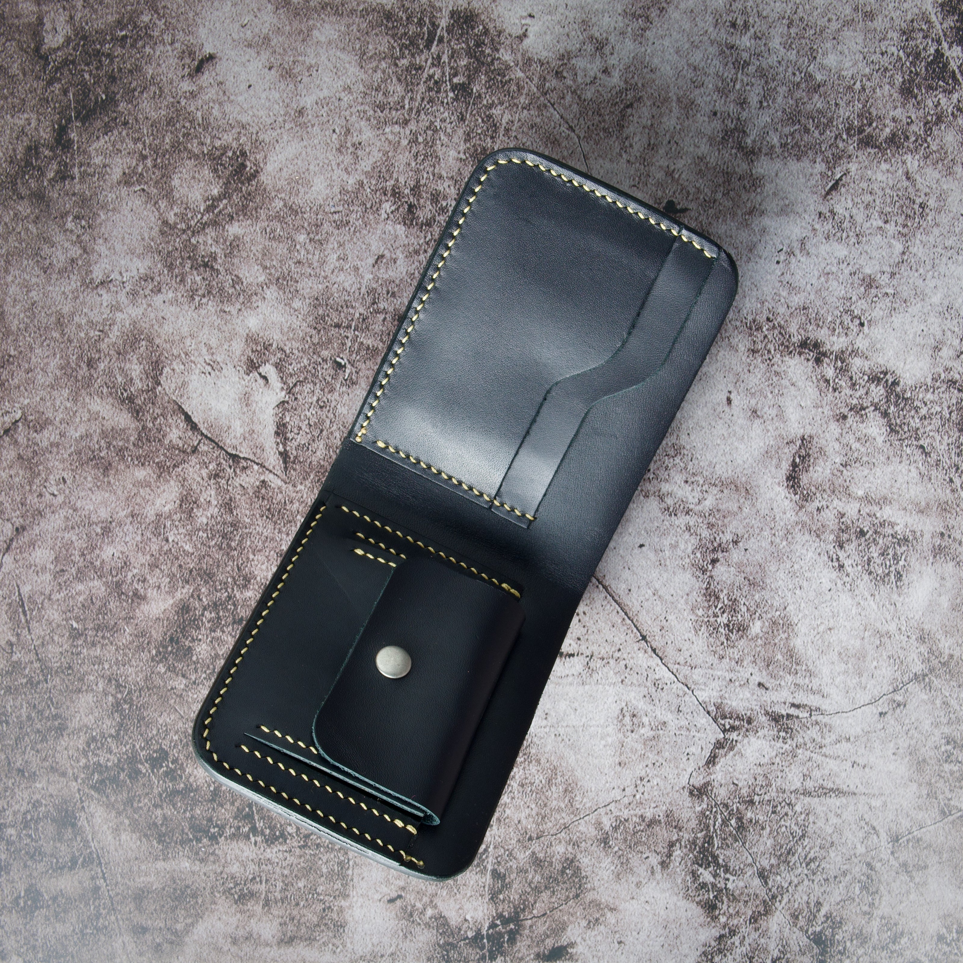 Croc-Embossed Classic Bi-Fold Wallet | Indus Sultan